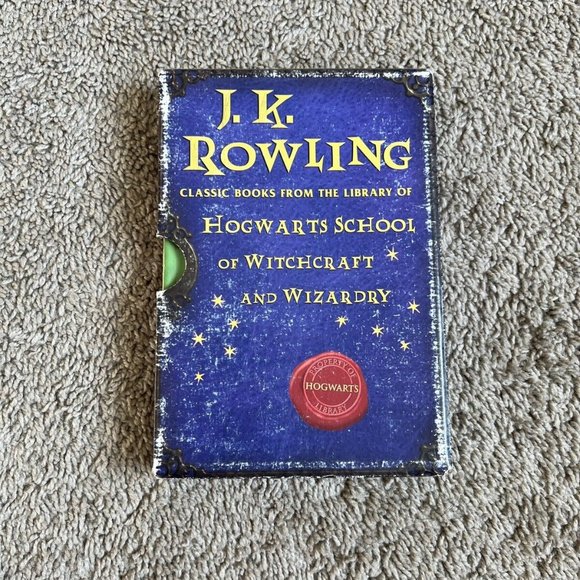 Harry Potter Boxed Set: Library of Hogwarts - Fantastic Beasts & Quidditch HC - Picture 1 of 13